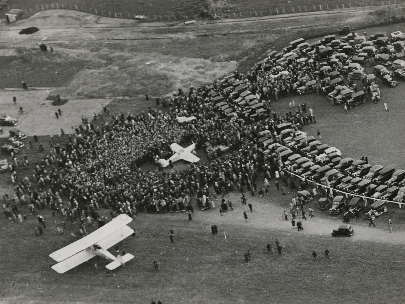 Whites Aviation Limited. Oct 1936. Jean Batten, 15-1122. Walsh Memorial Library, The Museum of Transport and Technology (MOTAT).