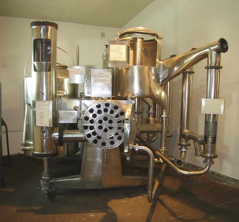 MOTAT’s Vacreator on display at MOTAT circa 1990. Murray Deodorizers Limited. 1961. 1990. Vacuum Pasteuriser [Vacreator, sectioned model], 1990.14. The Museum of Transport and Technology (MOTAT).
