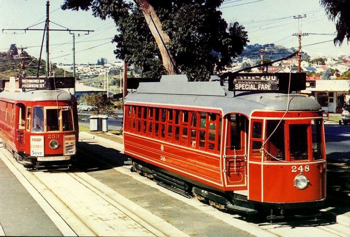 Albert Chan. 1980. MOTAT’s Great North Road entrance. Auckland Streamliner trams 248 and 253. 253 is seen it the later Auckland red and rattan livery which it entered service in and 248 is seen in its as new 1938 carnation red and transport ivory colour scheme. With permission from Albert Chan, supplied by David Cawood.