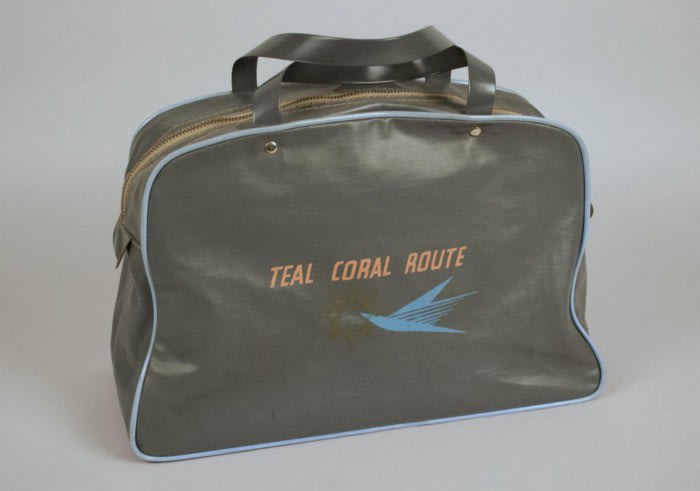 Tasman Empire Airways Limited. Travel Bag [TEAL], 2004.427. The Museum of Transport and Technology (MOTAT).