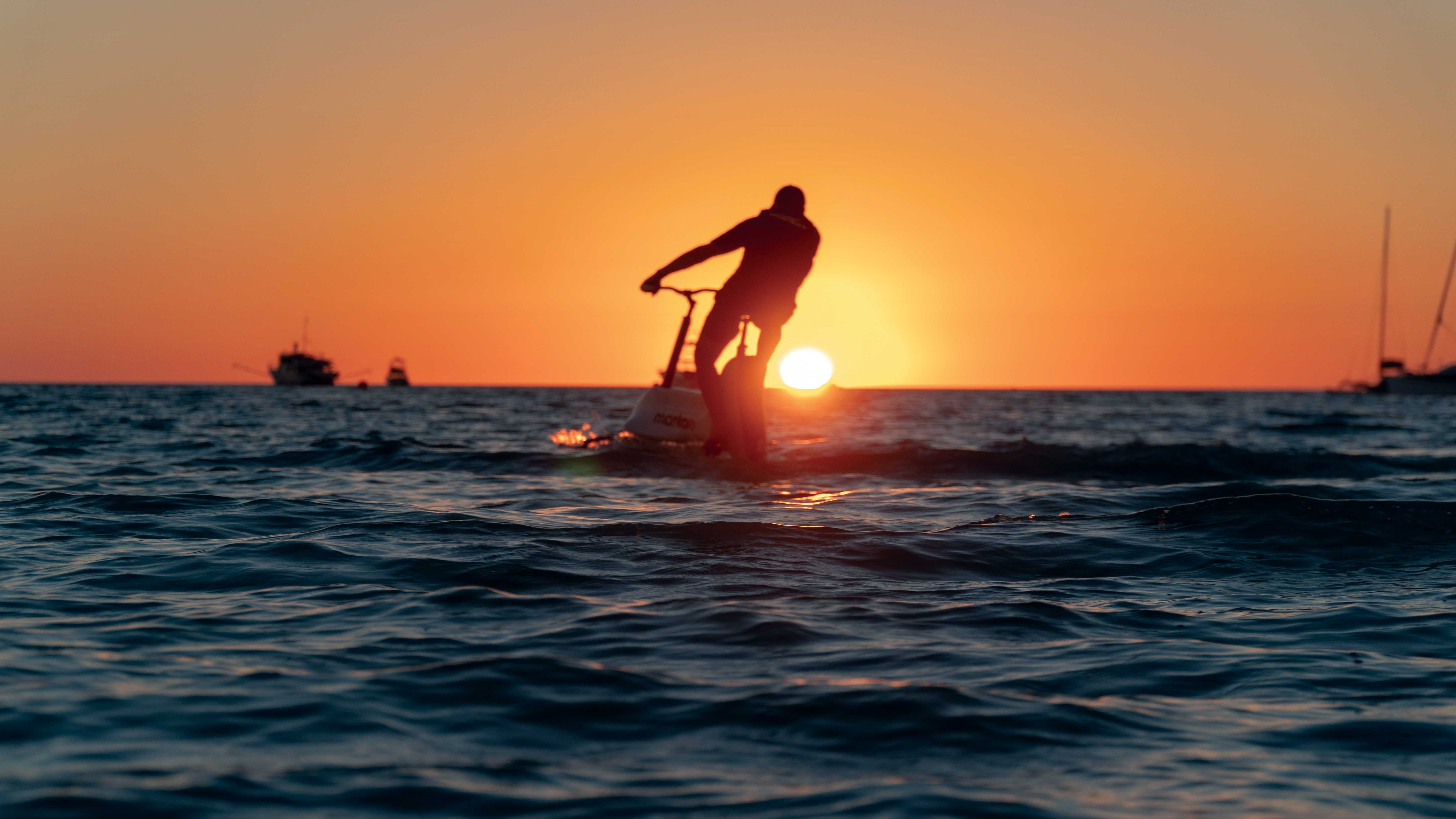 Adjustable electric assist features 7 levels of assist. 