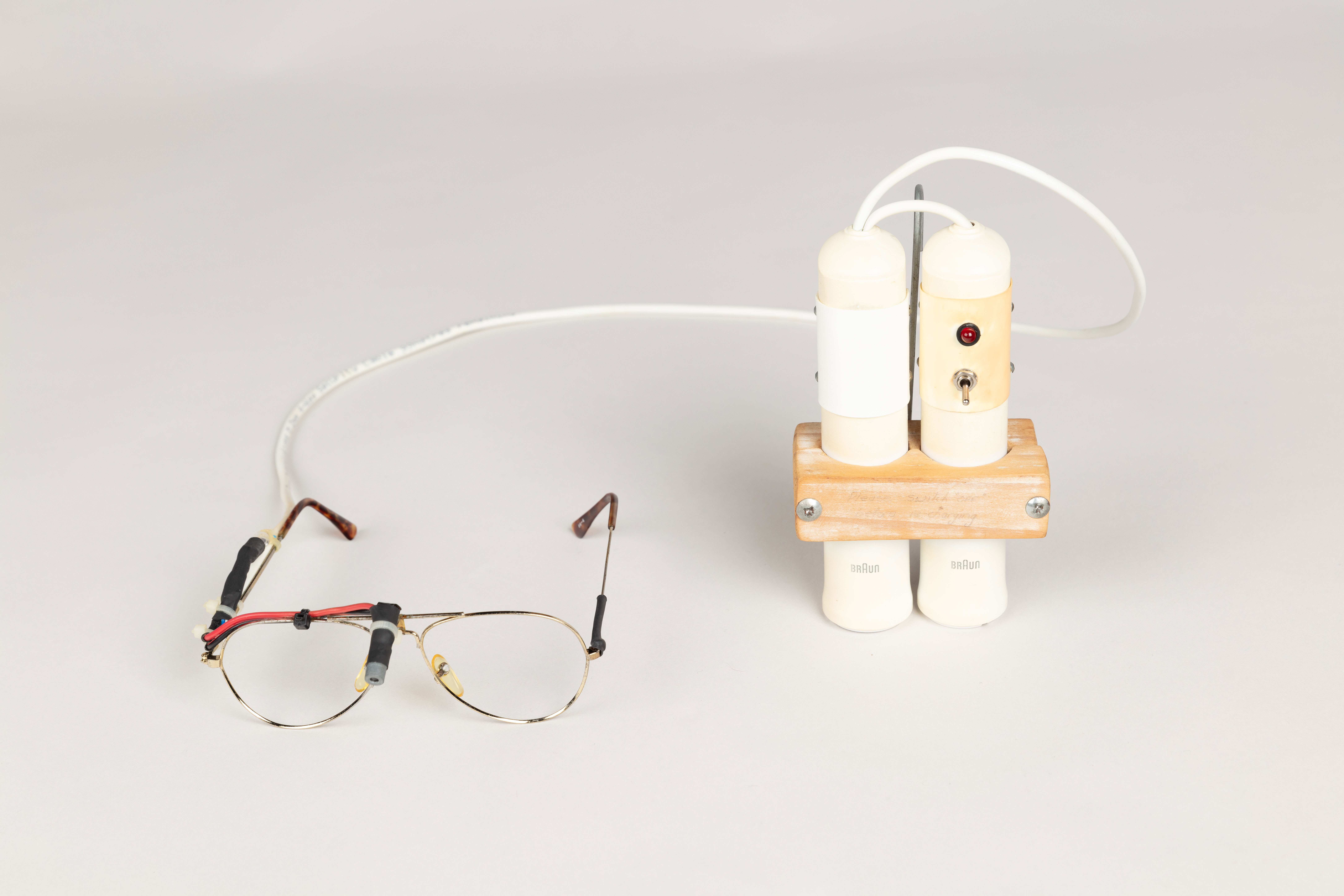 Rechargeable laser unit prototype. [2021.48.15] The Museum of Transport and Technology (MOTAT)