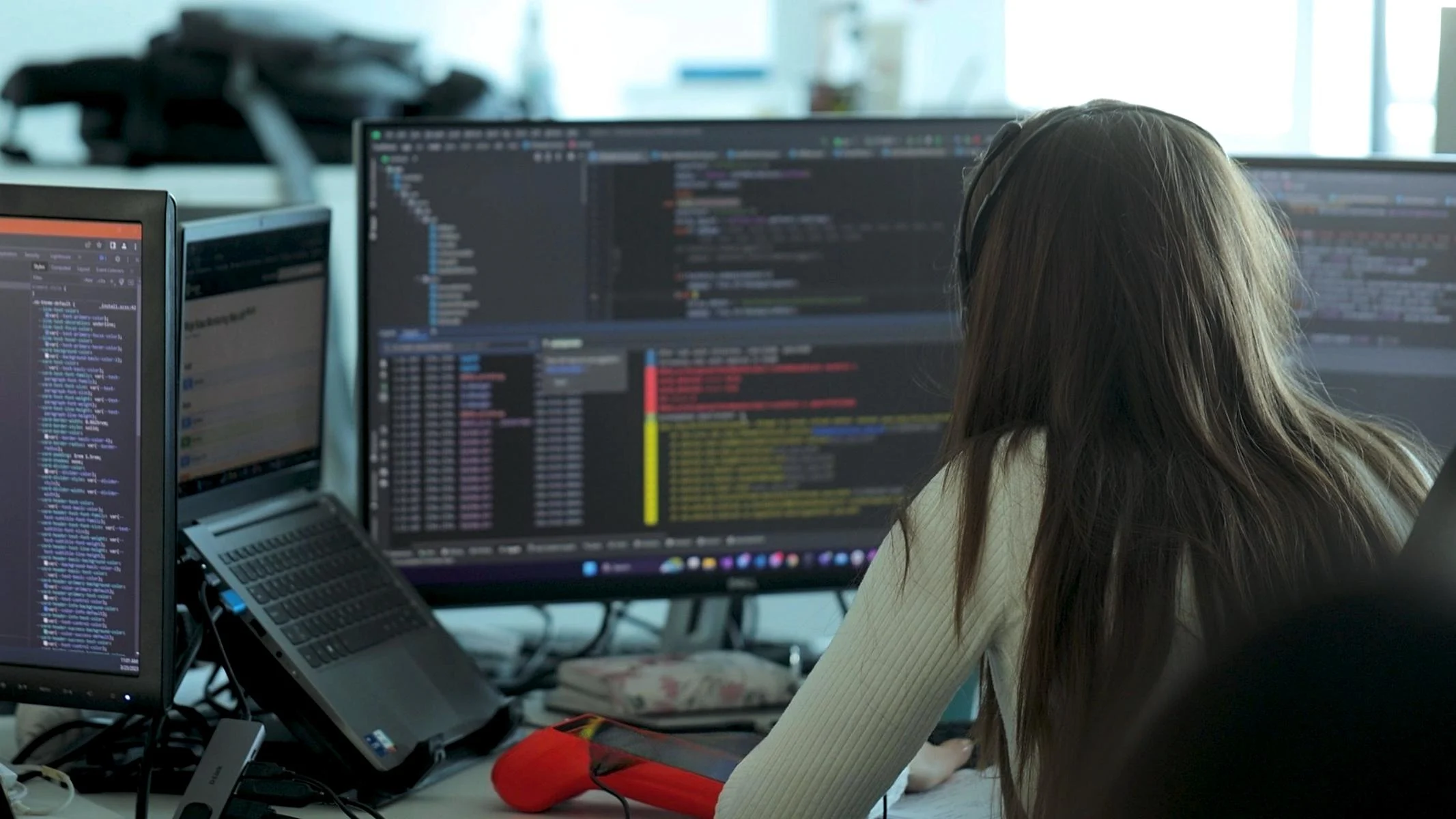 nearshore-softwaredevelopment-keyvisual