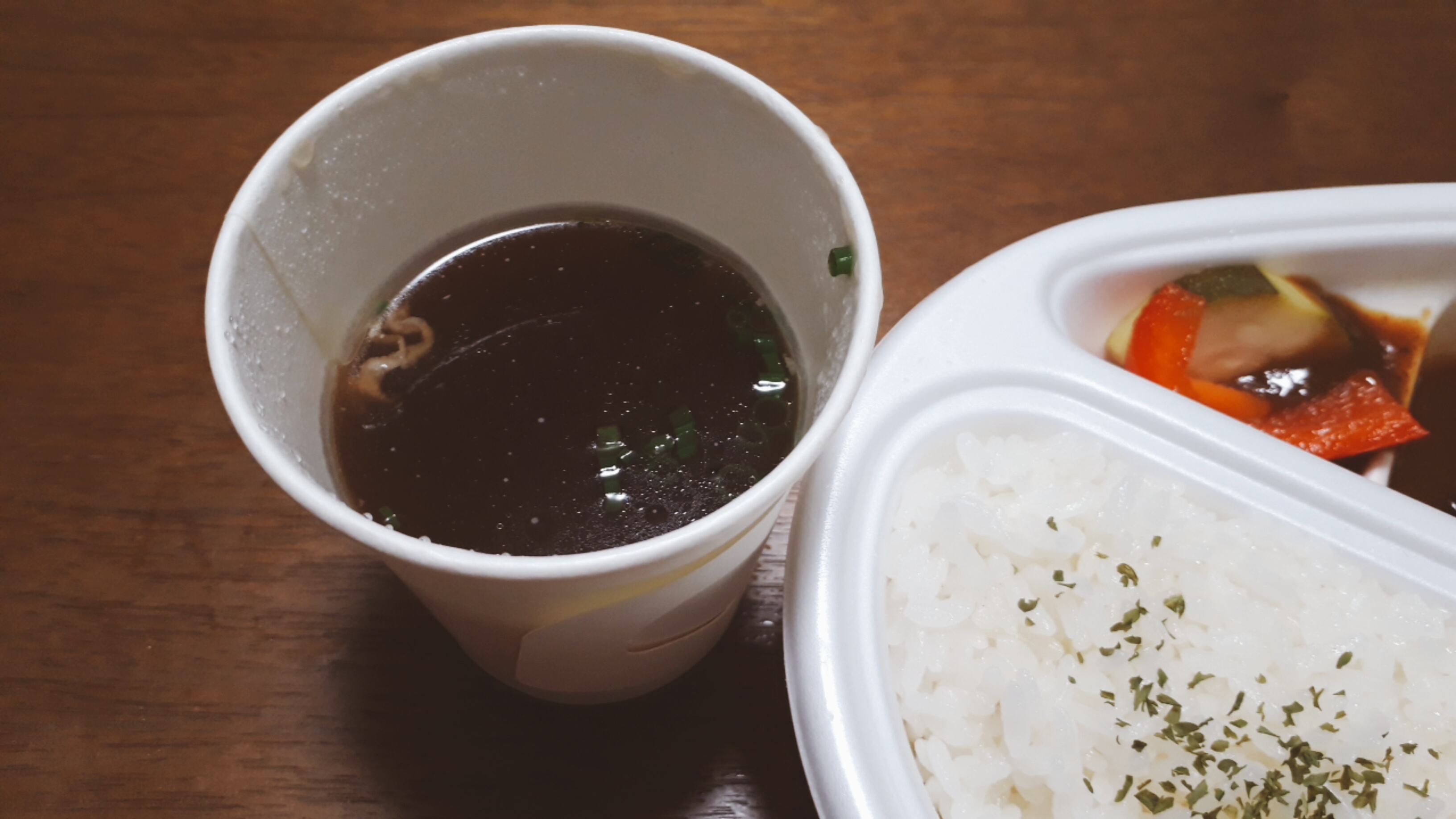 肉骨茶 　スープ