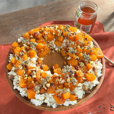 Corona de formatge fresc amb carbassa rostida