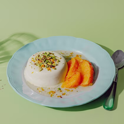 Pannacotta de iogurt i taronja amb festucs