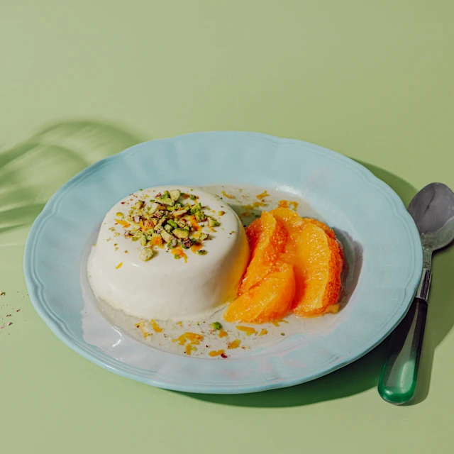 Pannacotta de iogurt i taronja amb festucs