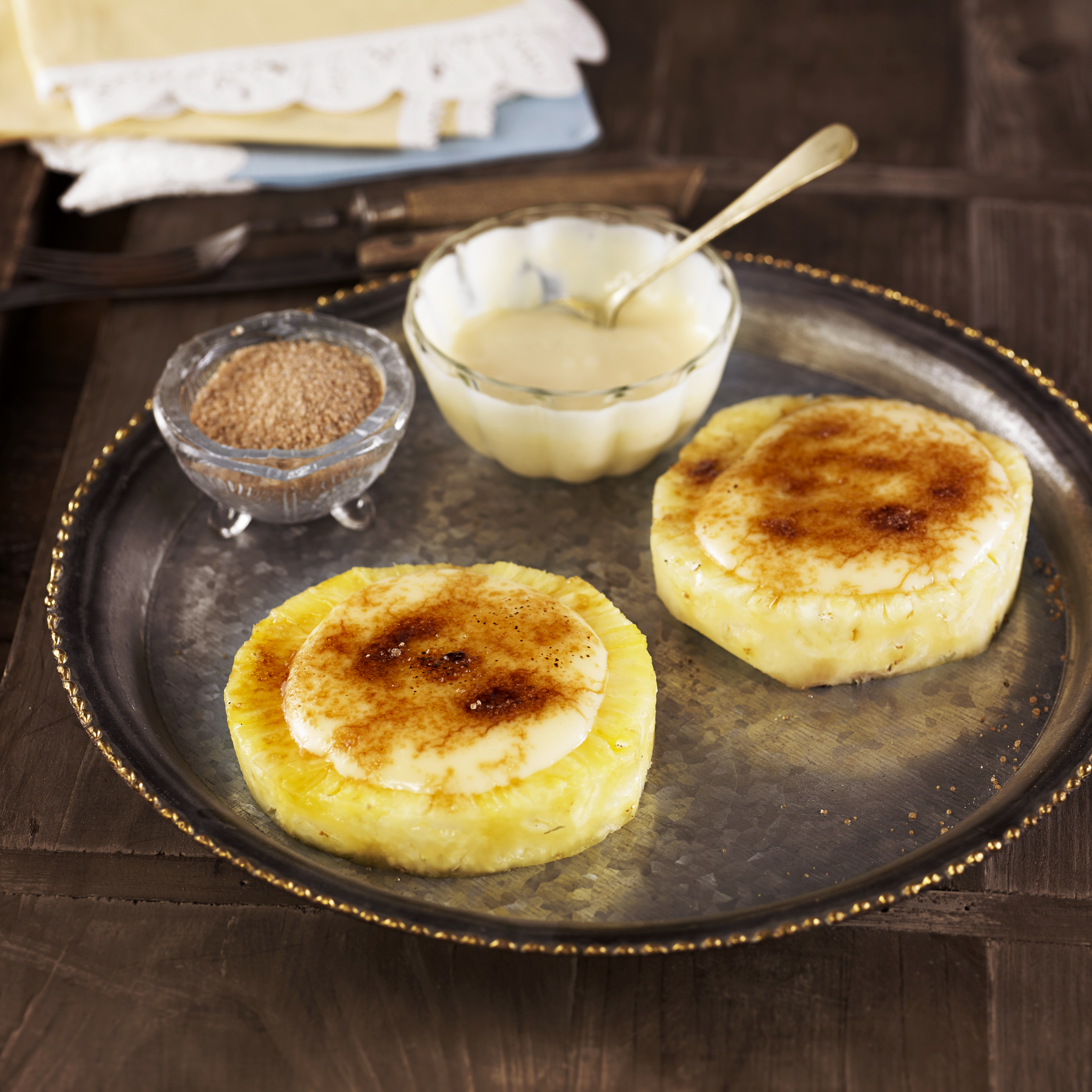 Pinya rostida amb crema de coco