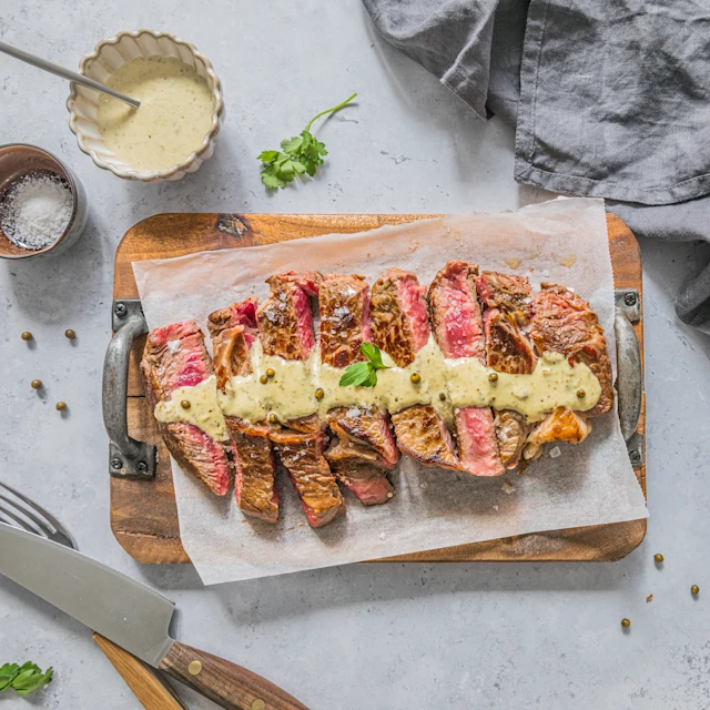 Entrecot de vedella amb salsa de pebre