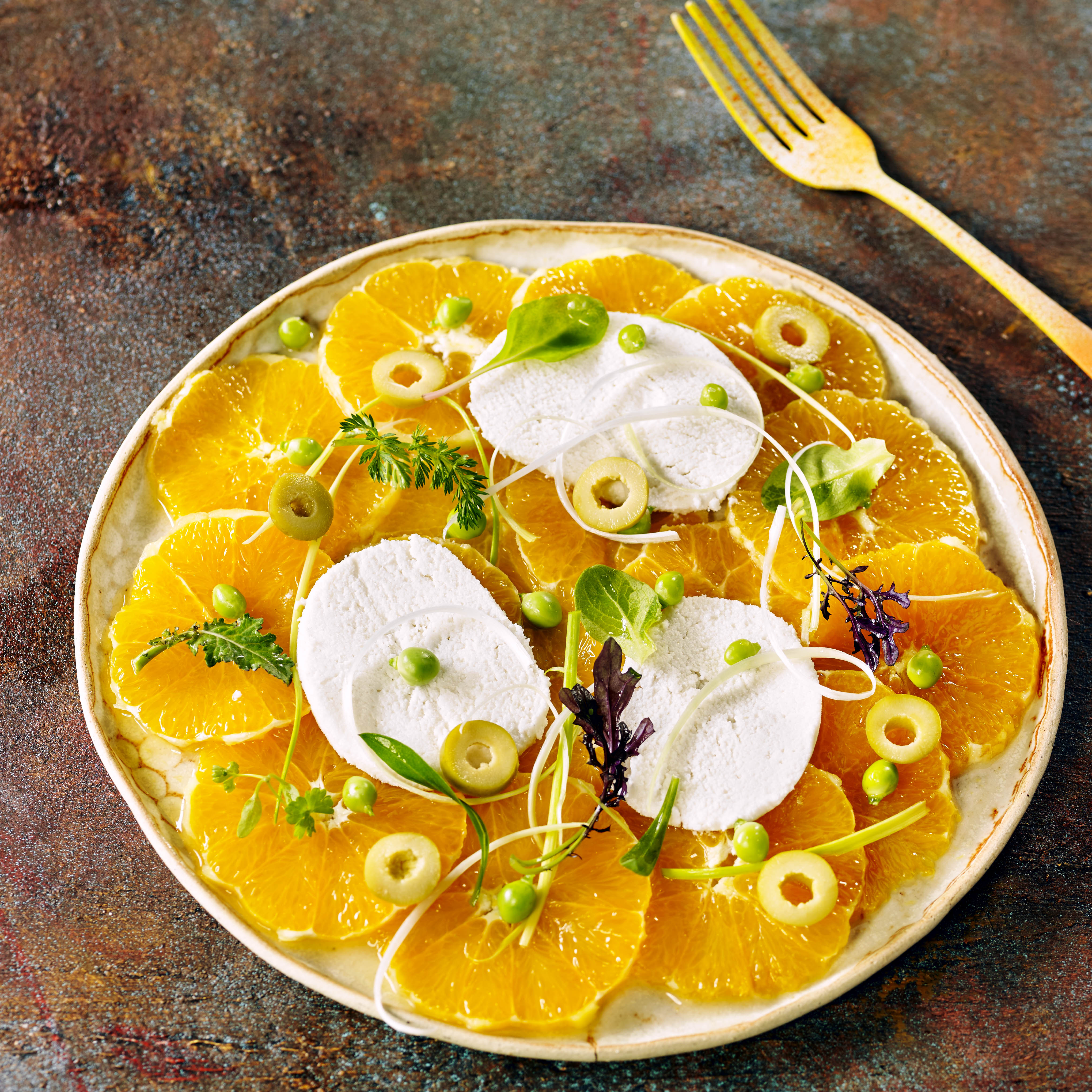 Amanida de taronja i all tendre