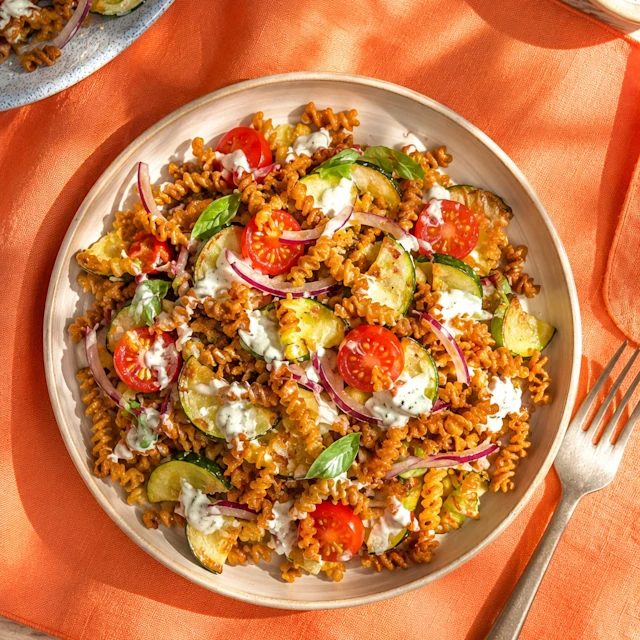 Amanida de pasta cruixent