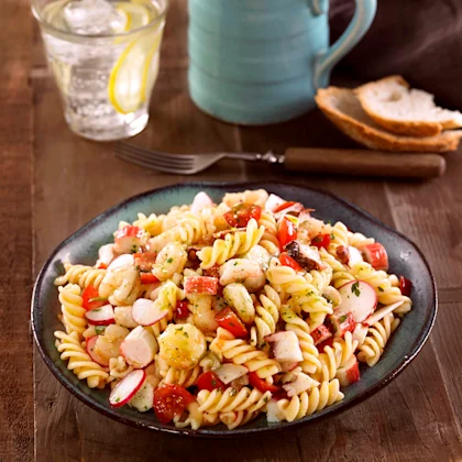 Amanida de pasta estiuenca amb marisc