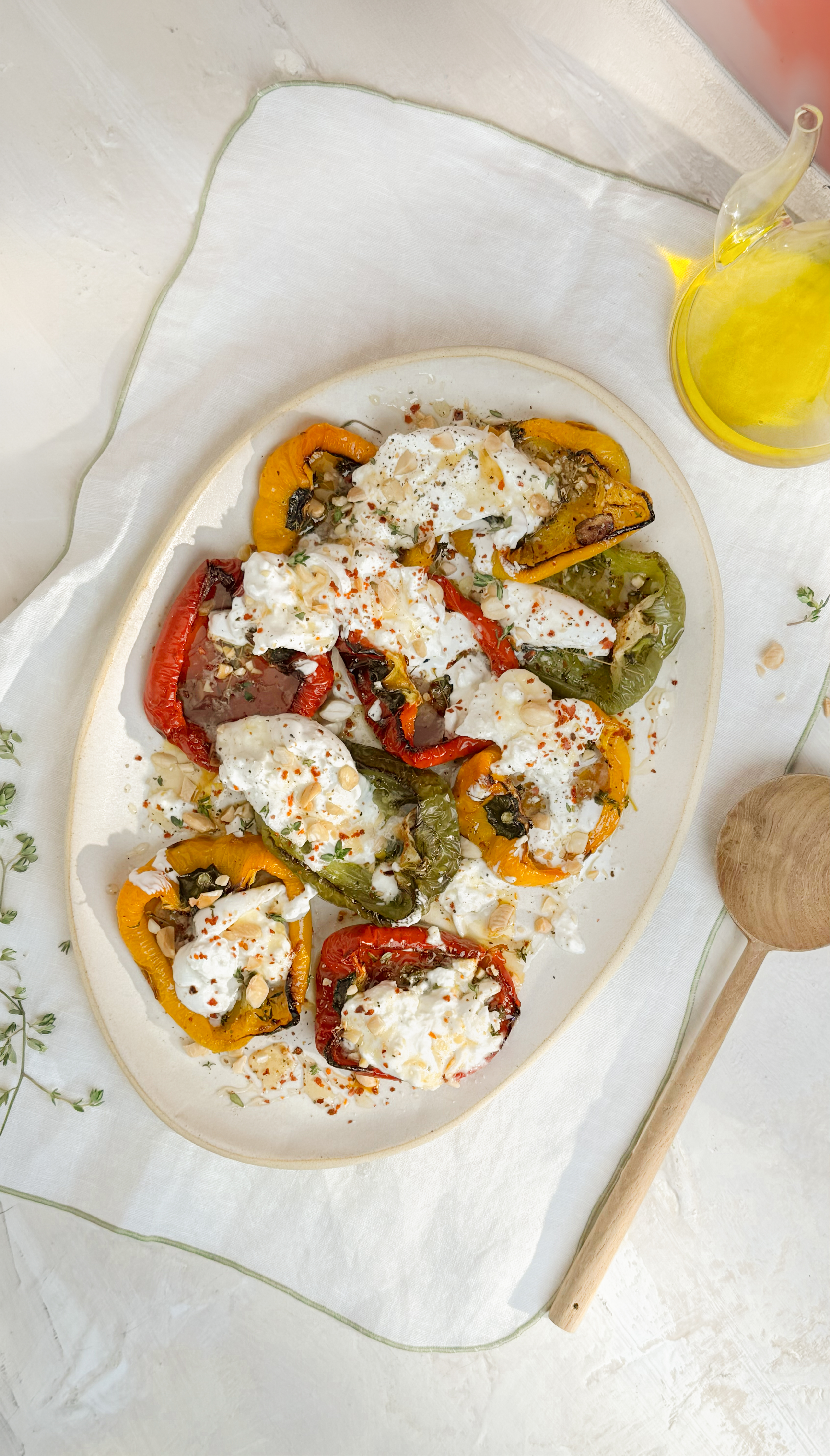 Pebrots a la graella amb burrata i vinagreta de mel