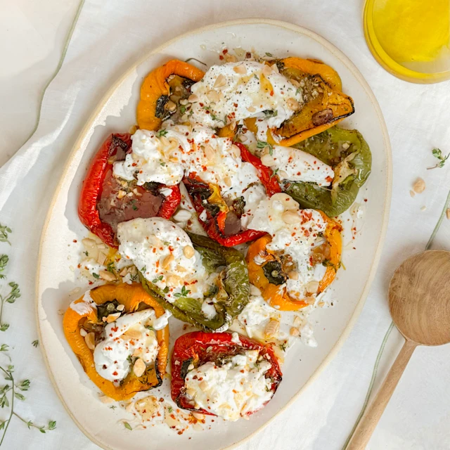 Pebrots a la graella amb burrata i vinagreta de mel