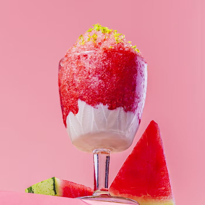Granissat de síndria amb te verd, iogurt grec i llet de coco