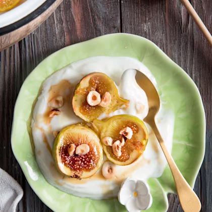 Figues al forn amb taronja i avellanes