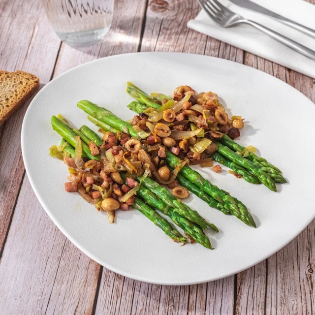 Espàrrecs amb cansalada