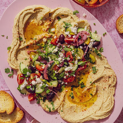 Hummus amb amanida groga de tomàquets