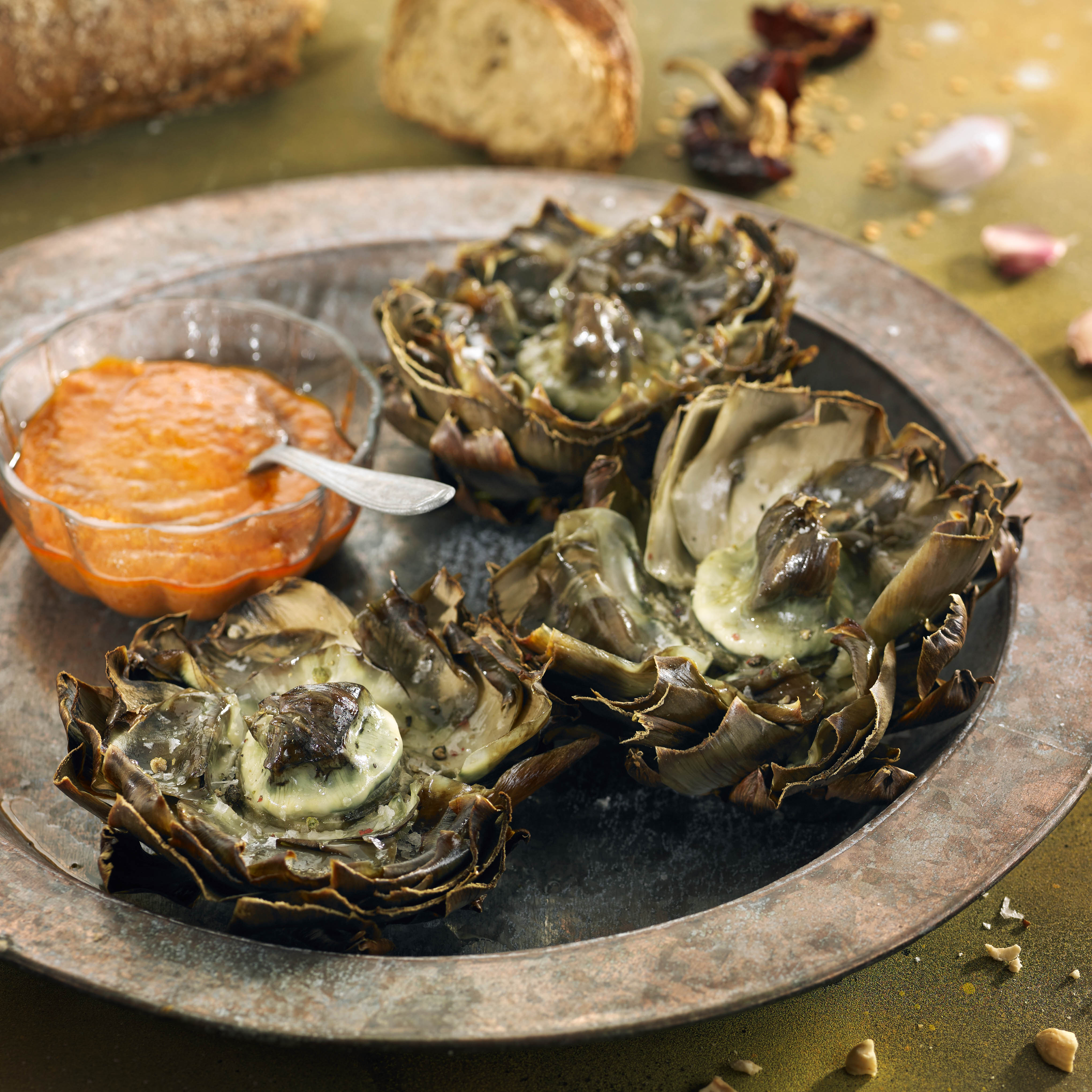 Flor de carxofa amb salsa romesco