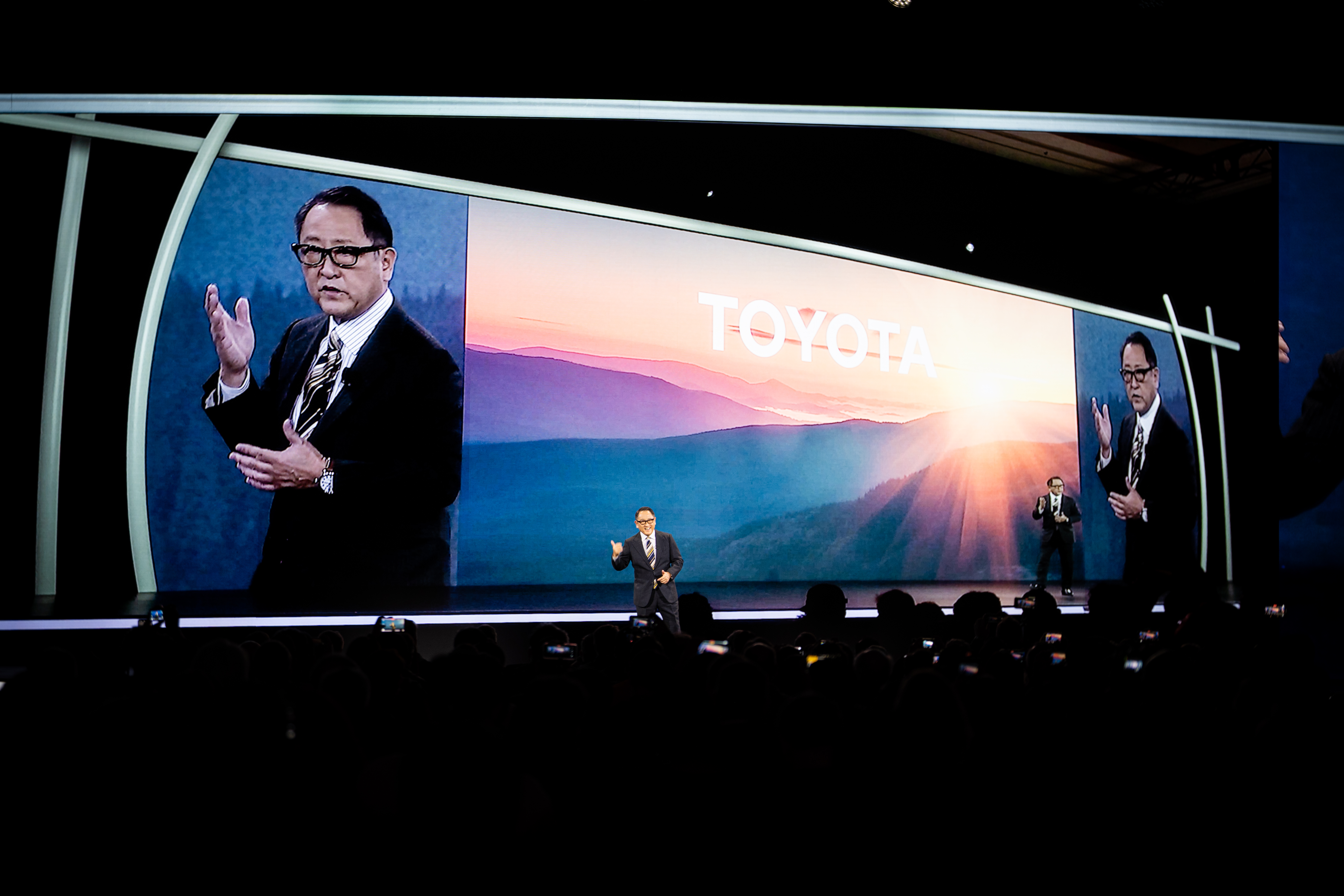 CES Press Conference 02