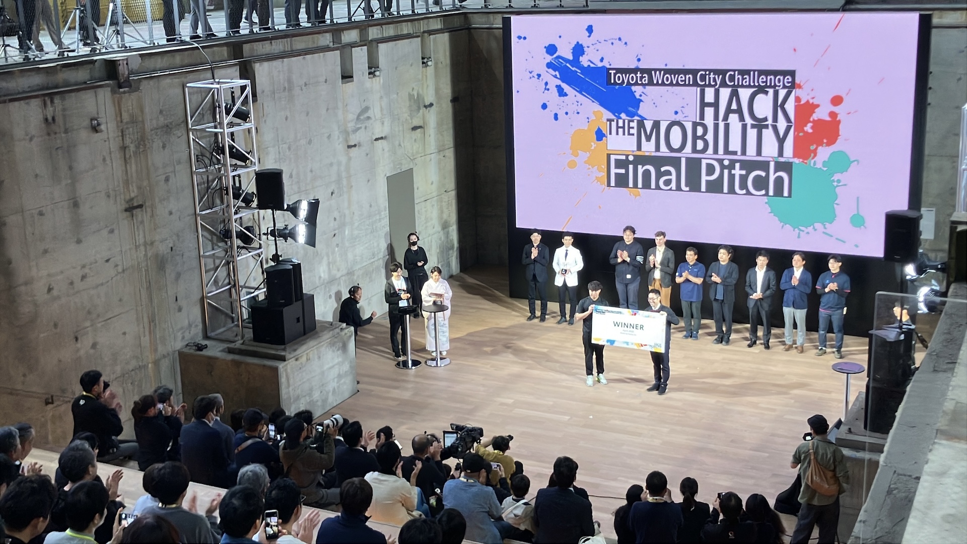 Winners of the Toyota Woven City Challenge Final Pitch competition receive their prize at KAKEZAN 2026.