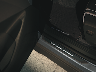 26MY_Eclipse_Cross_dørterskellister.jpg