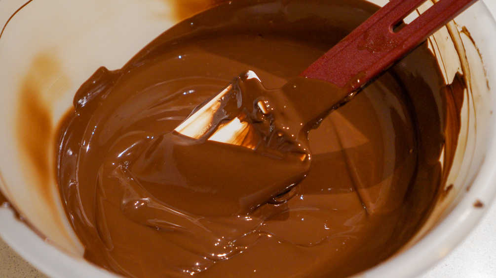completely-melted-chocolate-during-tempering