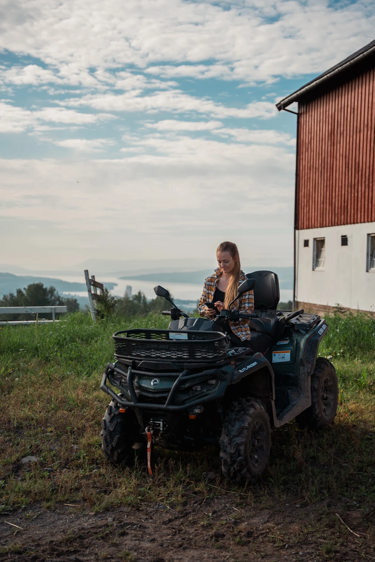 NO farmer with phone