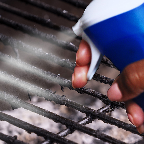 Limpieza de parrilla con spray lavavajillas Dawn