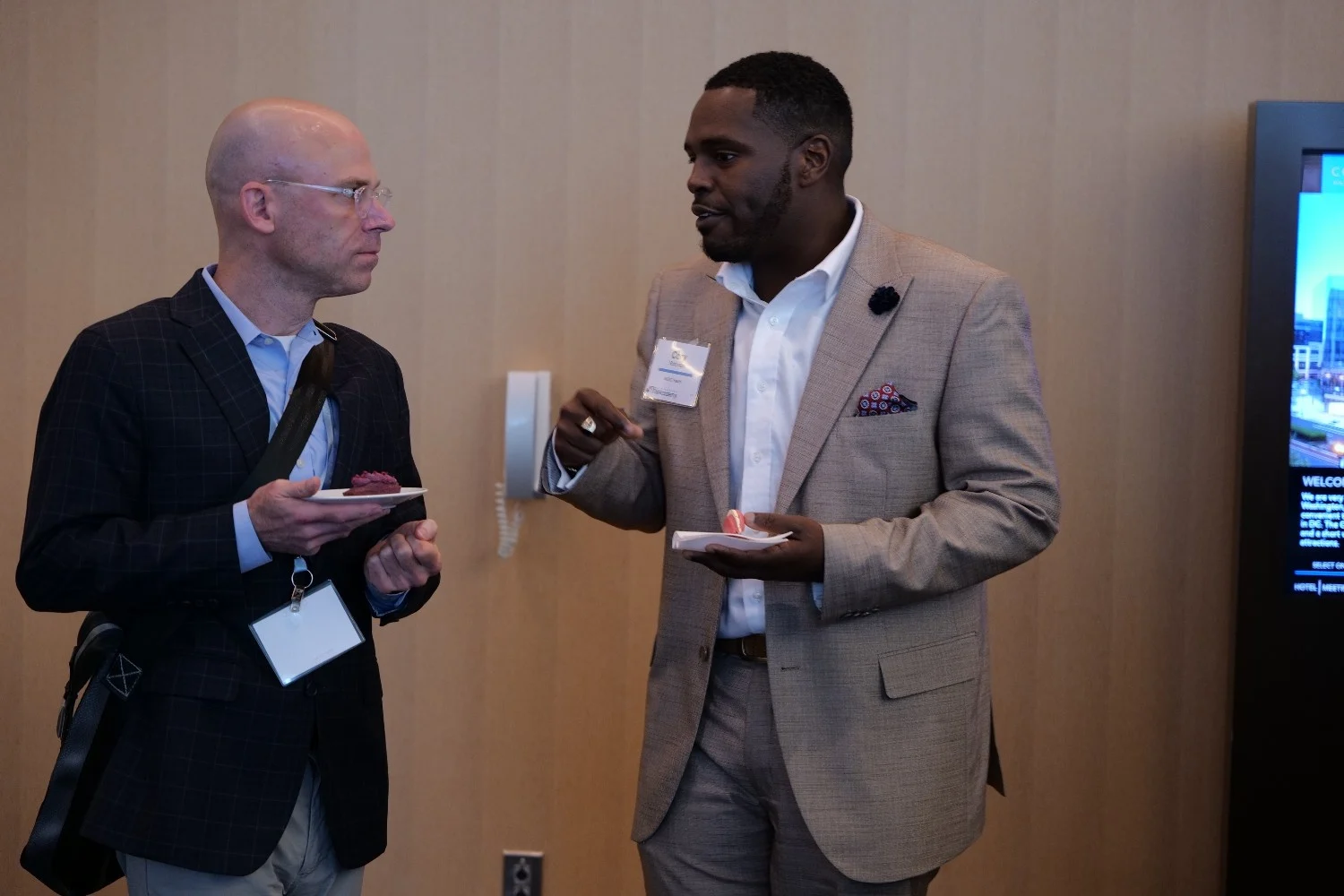 Healthcare networking among senior executives during a leadership forum discussion