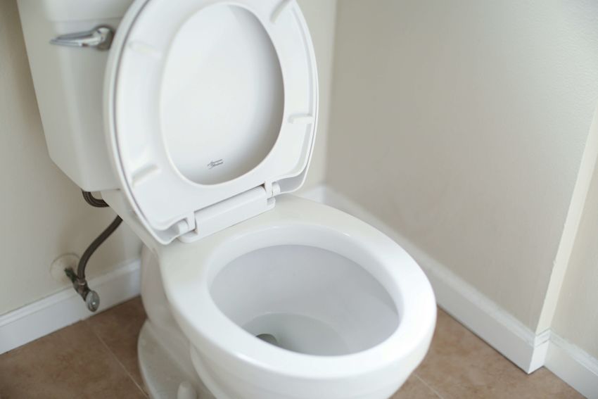 How To Unblock A Toilet Without A Plunger | Lanes
