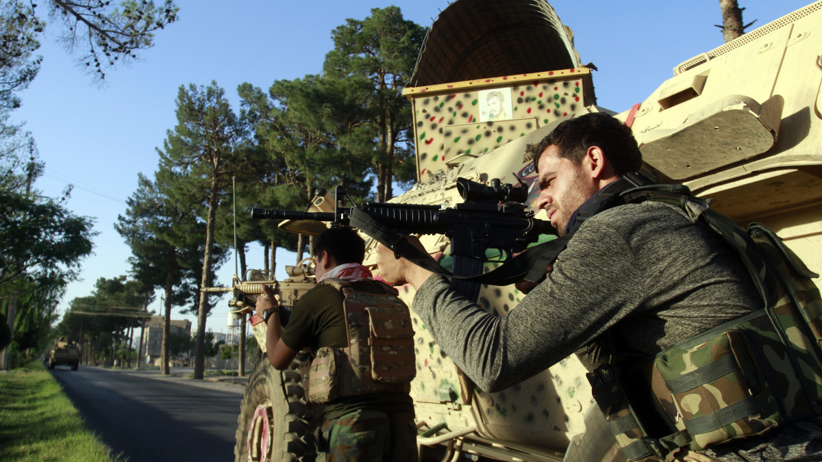 Afghaanse bewakers die voor Nederland werkten vragen hulp kabinet