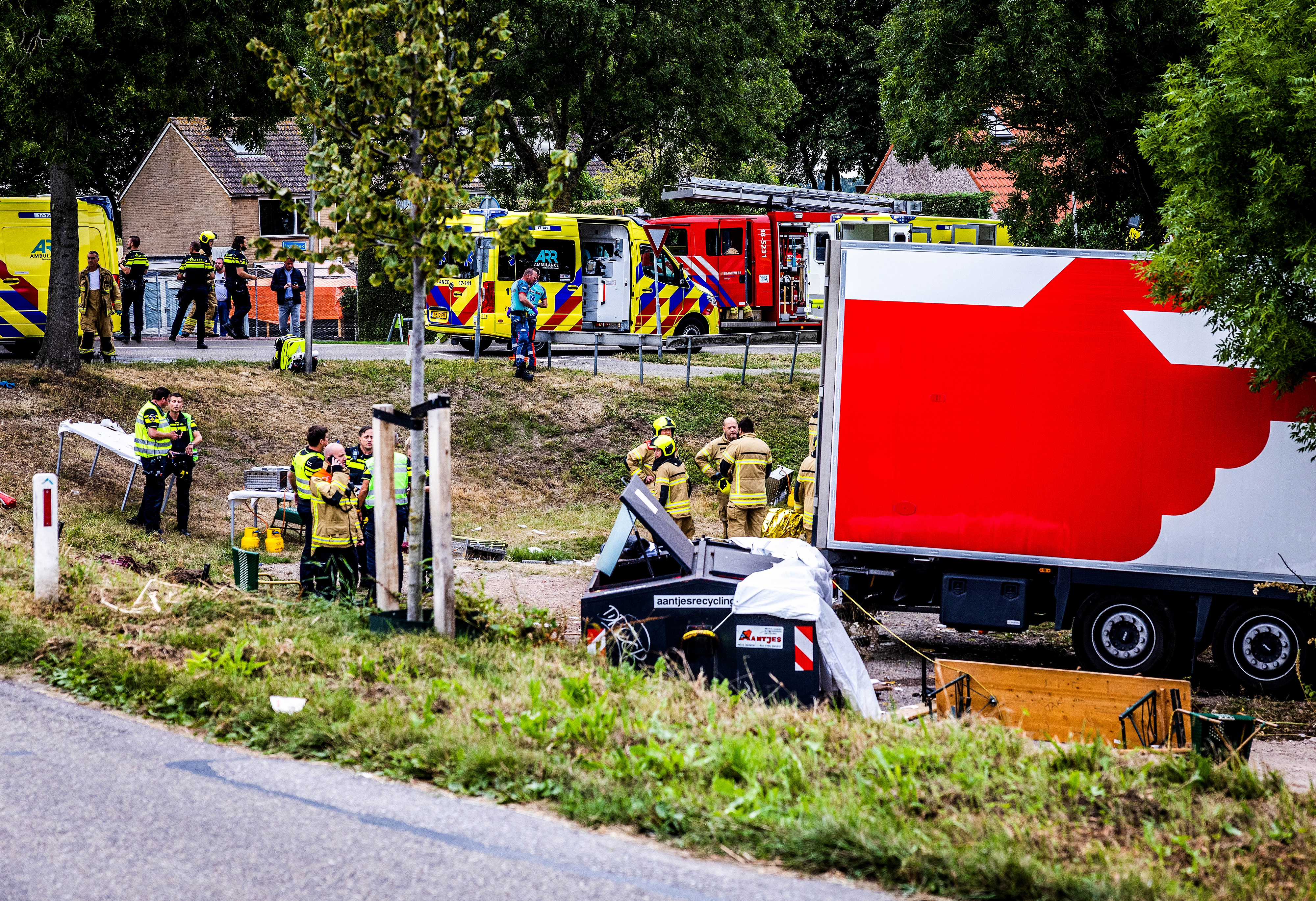 Zes Doden Bij Ongeval In Nieuw-Beijerland, Chauffeur Had Niet Gedronken ...