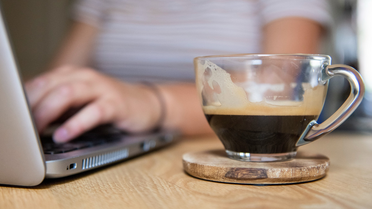 Dit is waarom je kopje Nescafé koffie de laatste tijd een scherpe nasmaak heeft