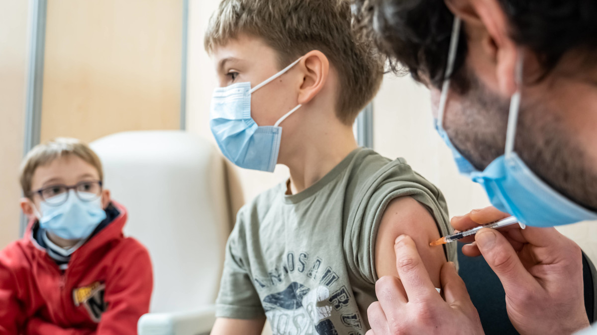 ANP Gezondheidsraad: 'Vaccinatie tegen omikronvariant ook zinvol bij kinderen'
