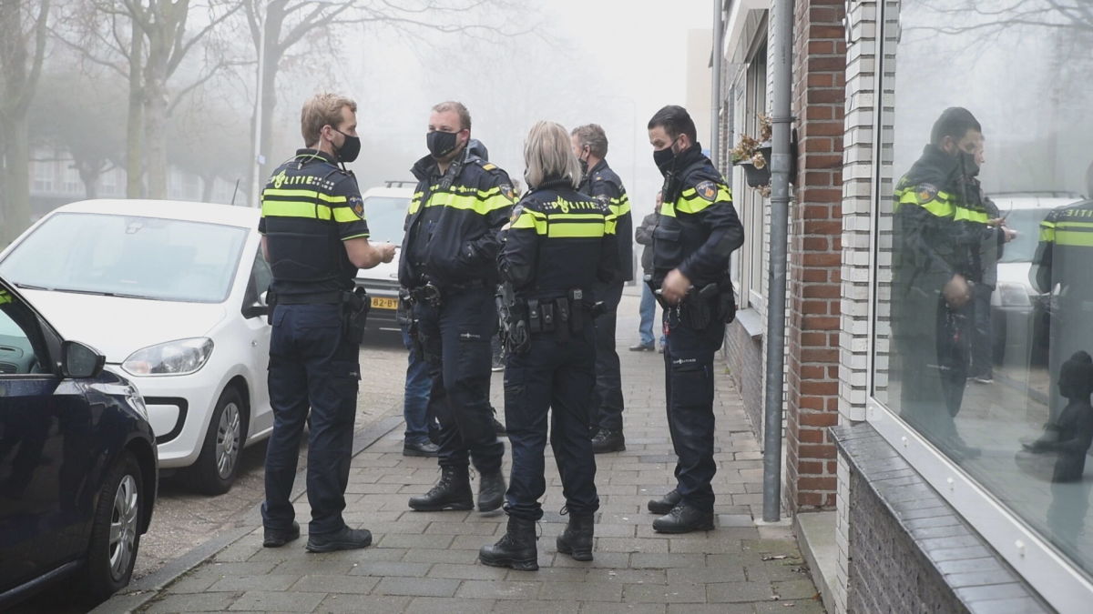 Vrouw in Tilburgse woning overvallen, twee daders nog spoorloos.