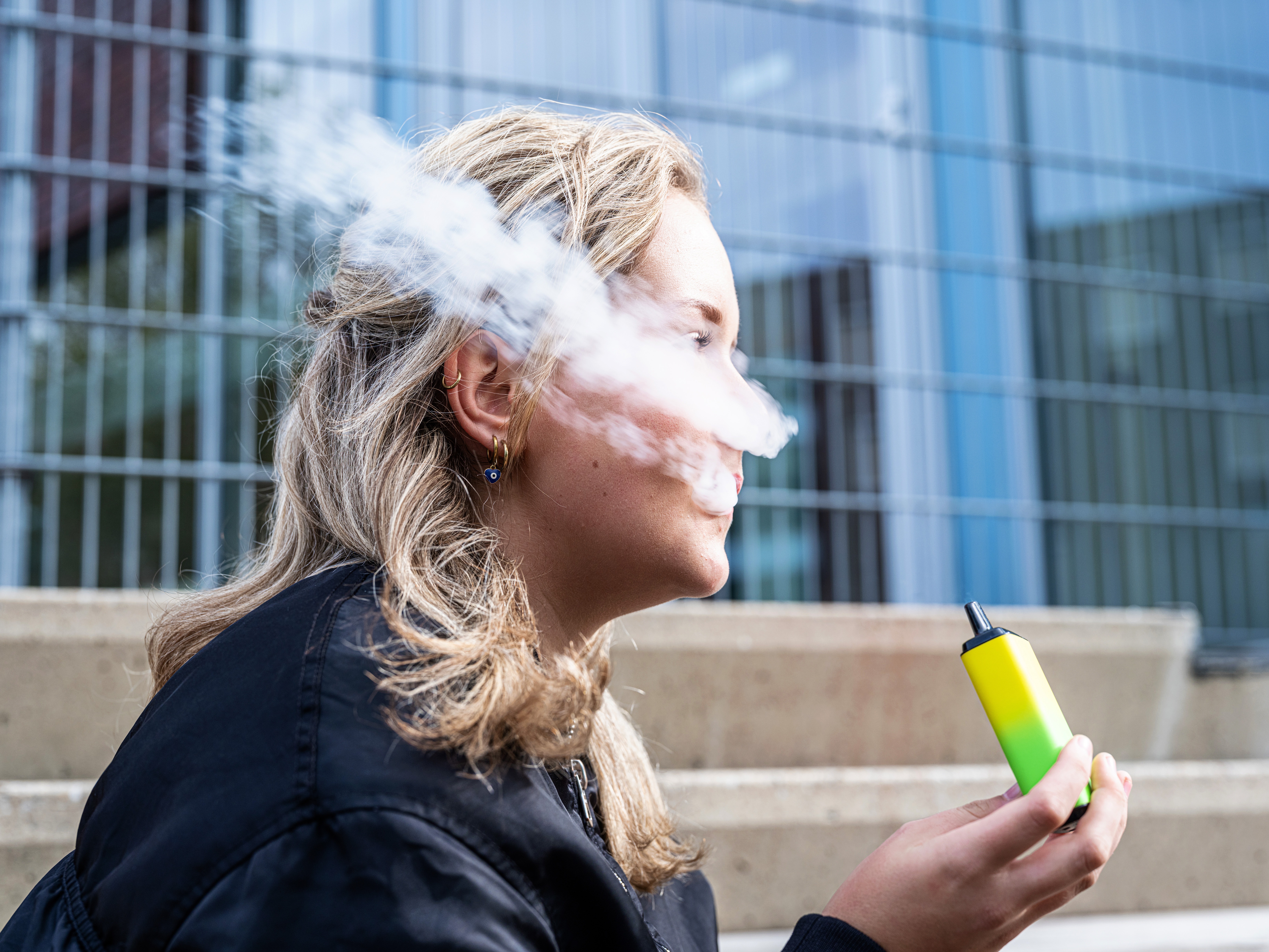 Nijmeegse studenten organiseren activiteiten voor eenzame ouderen: 'Samen met jongeren soep maken
