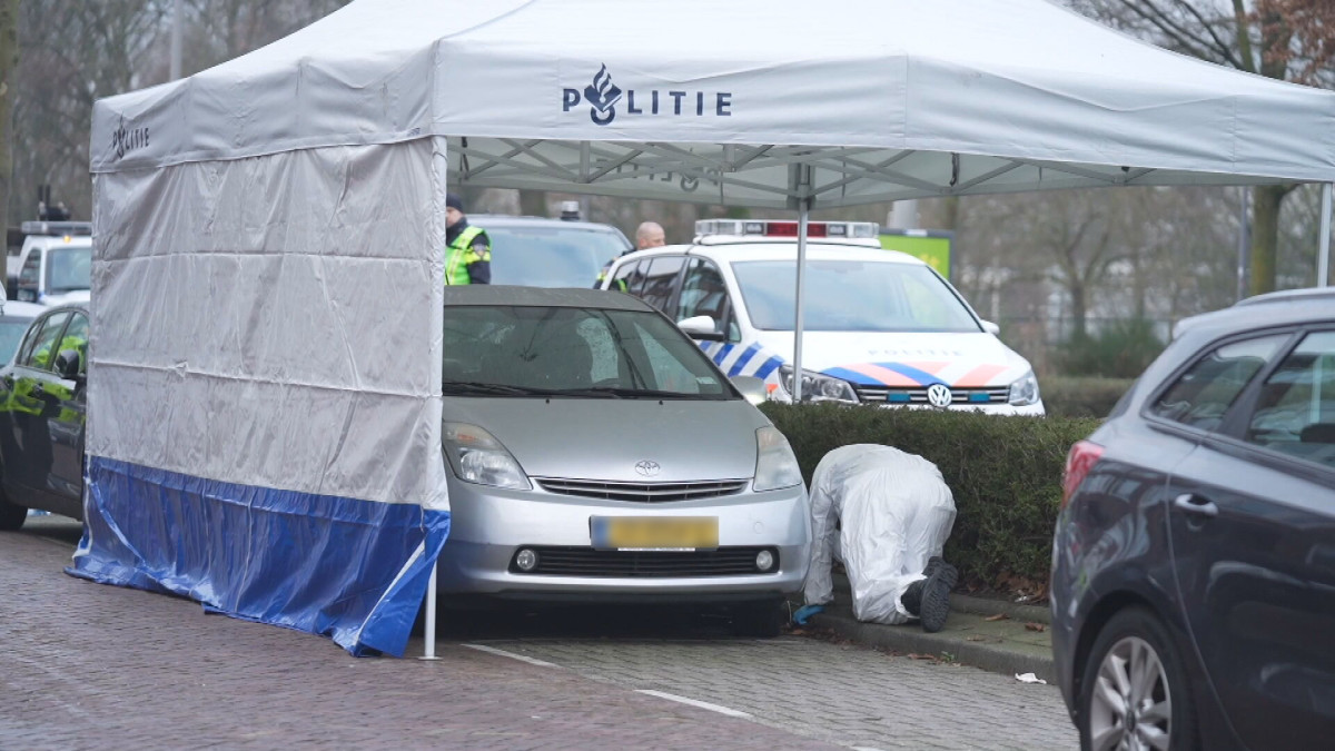 10-01-22 Gordelweg Rotterdam Man overleden nadat auto krik begeeft VWD