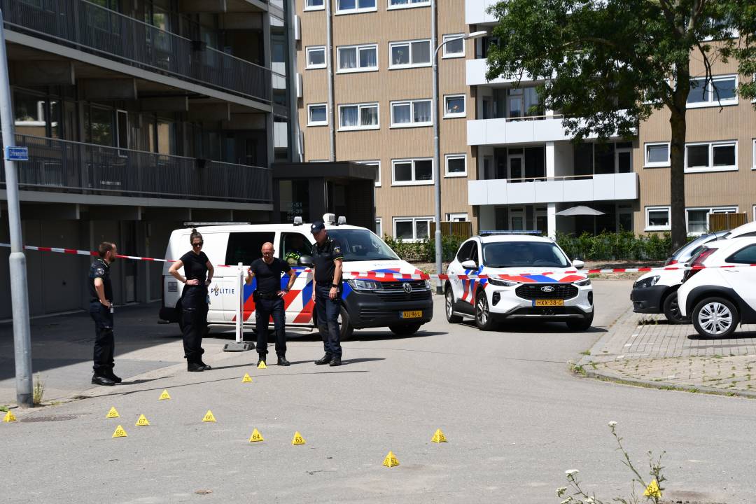 Zwaargewonde man (35) Middelburg overleden, politie tast nog in het duister  | Hart van Nederland