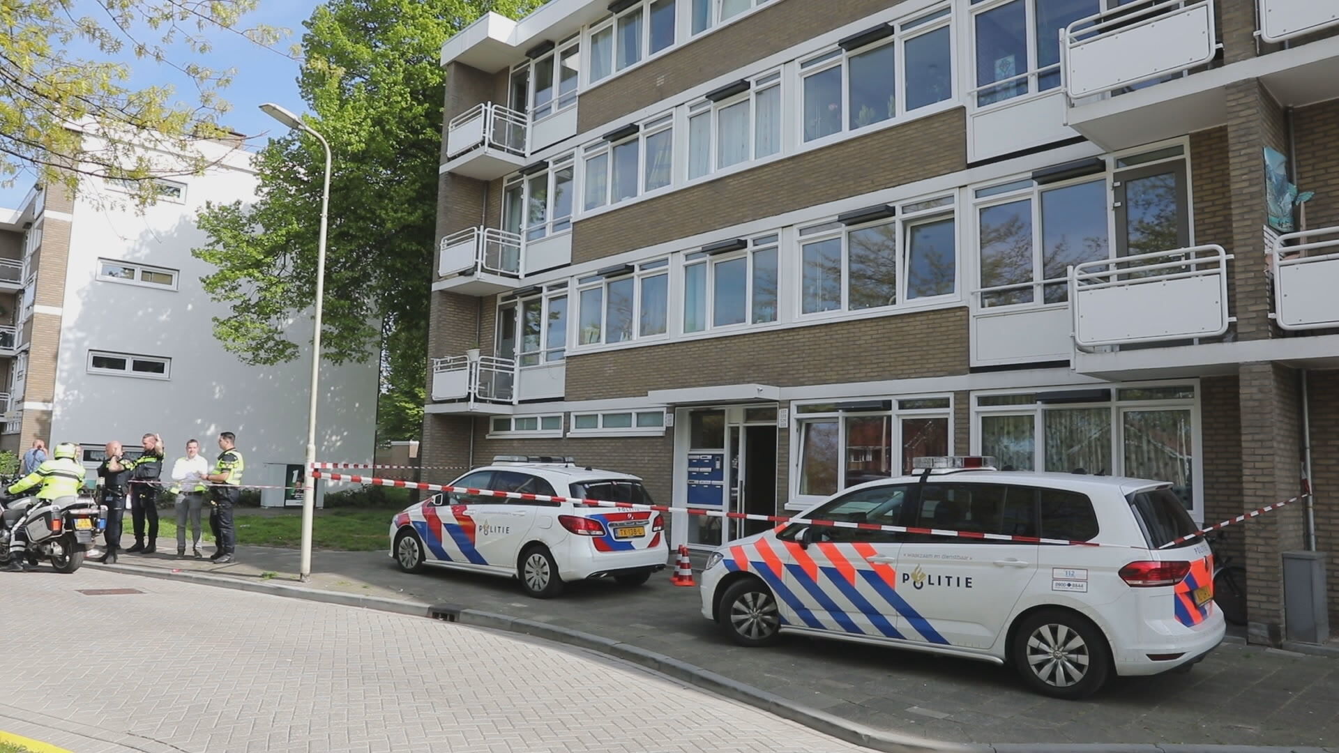 Twee Verdachten Opgepakt Na Dode Man (34) In Woning Roosendaal | Hart ...