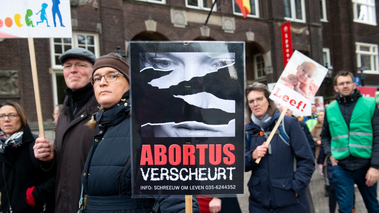 Aanspreken Van Vrouwen Bij Abortuskliniek Mag Verboden Worden | Hart ...