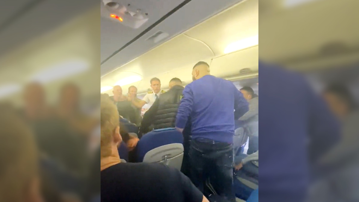 Zes mannen aangehouden op Schiphol na vechtpartij in vliegtuig