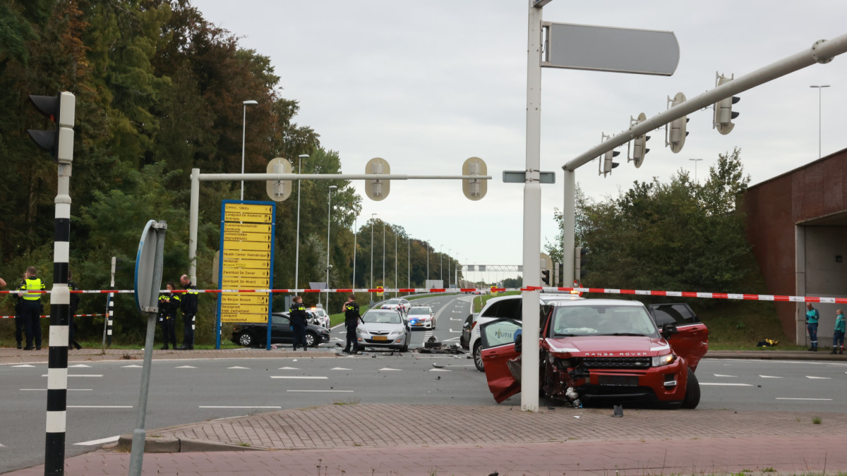 Politie lost schot na lange achtervolging bij Driebergen, een verdachte nog voortvluchtig 