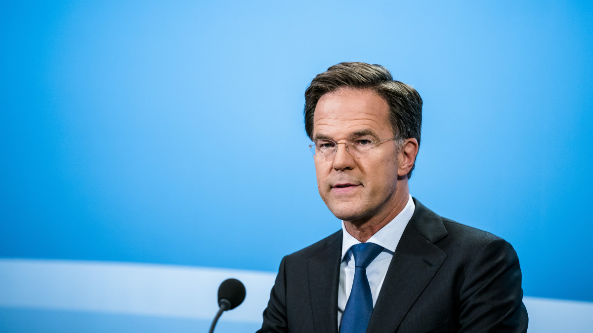 Rutte erkent 'bestuurlijk falen' en schaamt zich voor de situatie in aanmeldcentrum Ter Apel