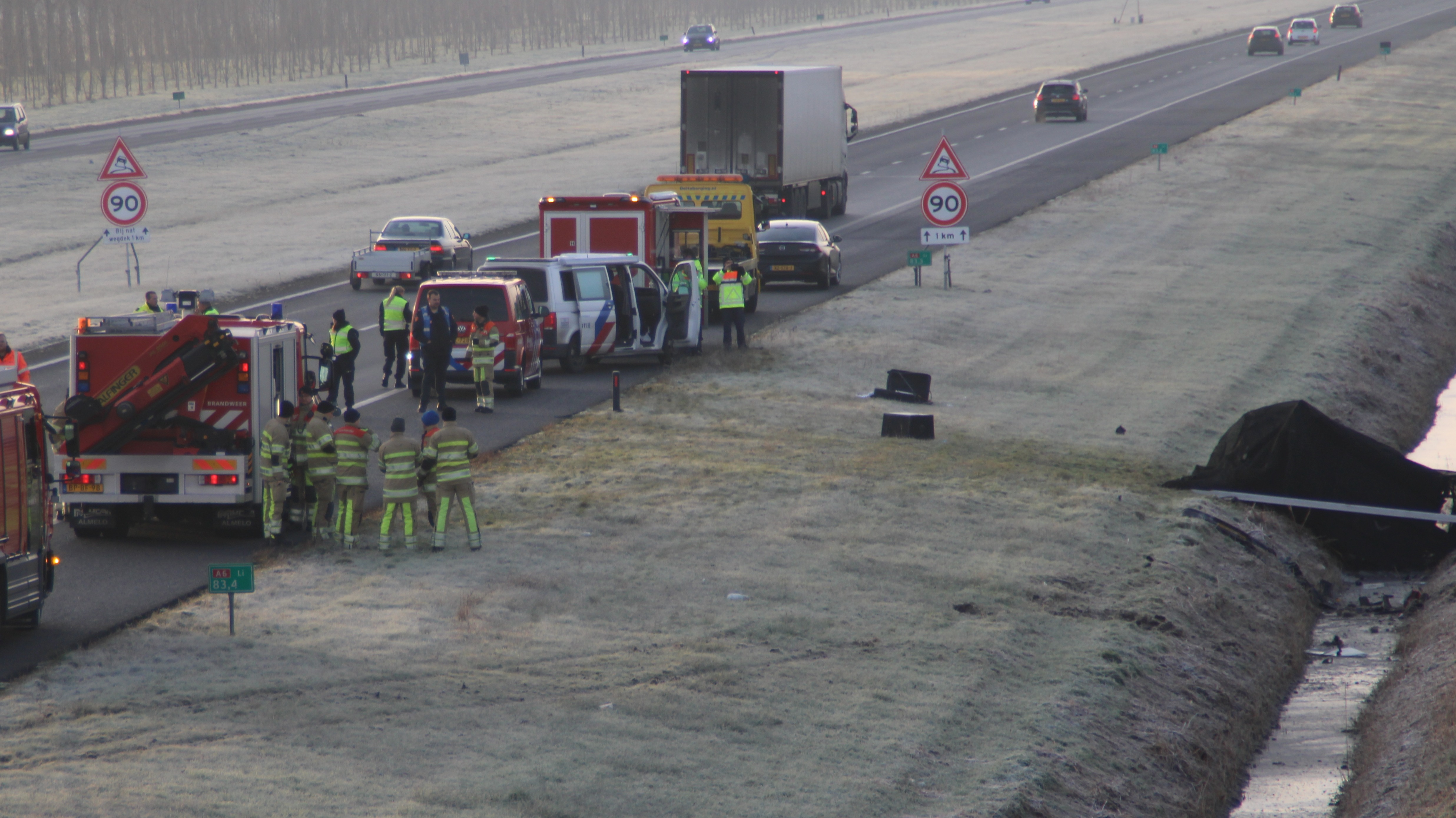 Twee Doden Bij Ernstig Ongeluk Op De A6 Bij Lelystad, Auto In Greppel ...