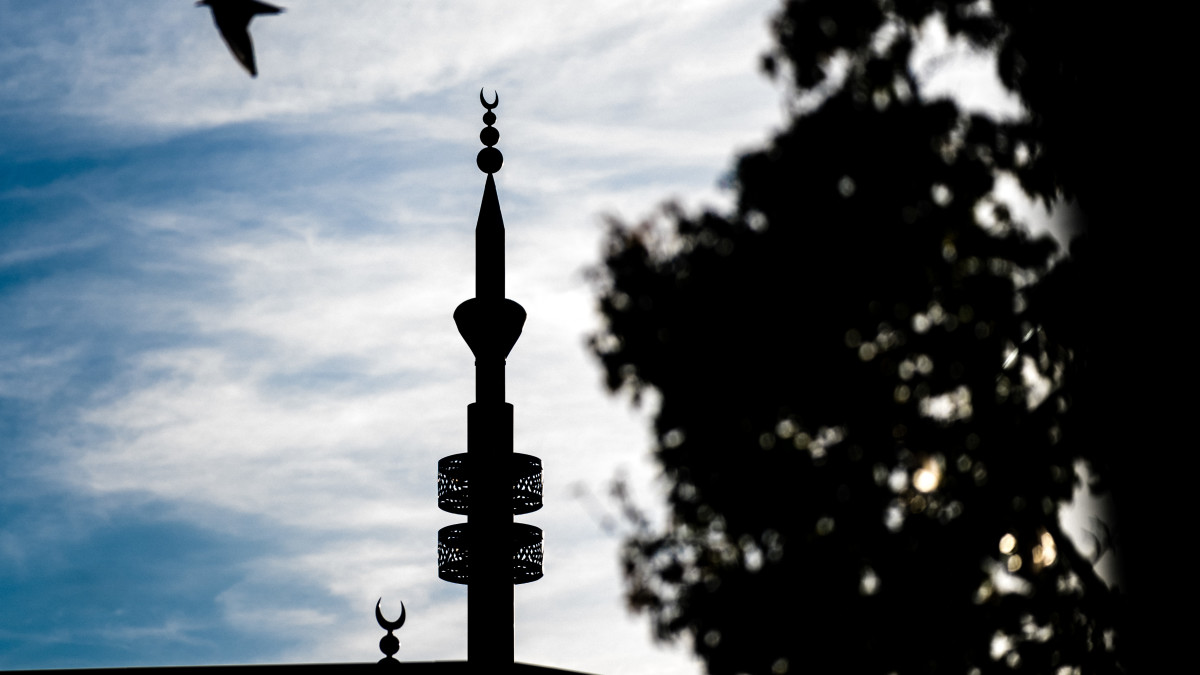 Moskeeën overwegen aangifte tegen gemeenten na undercoveractie