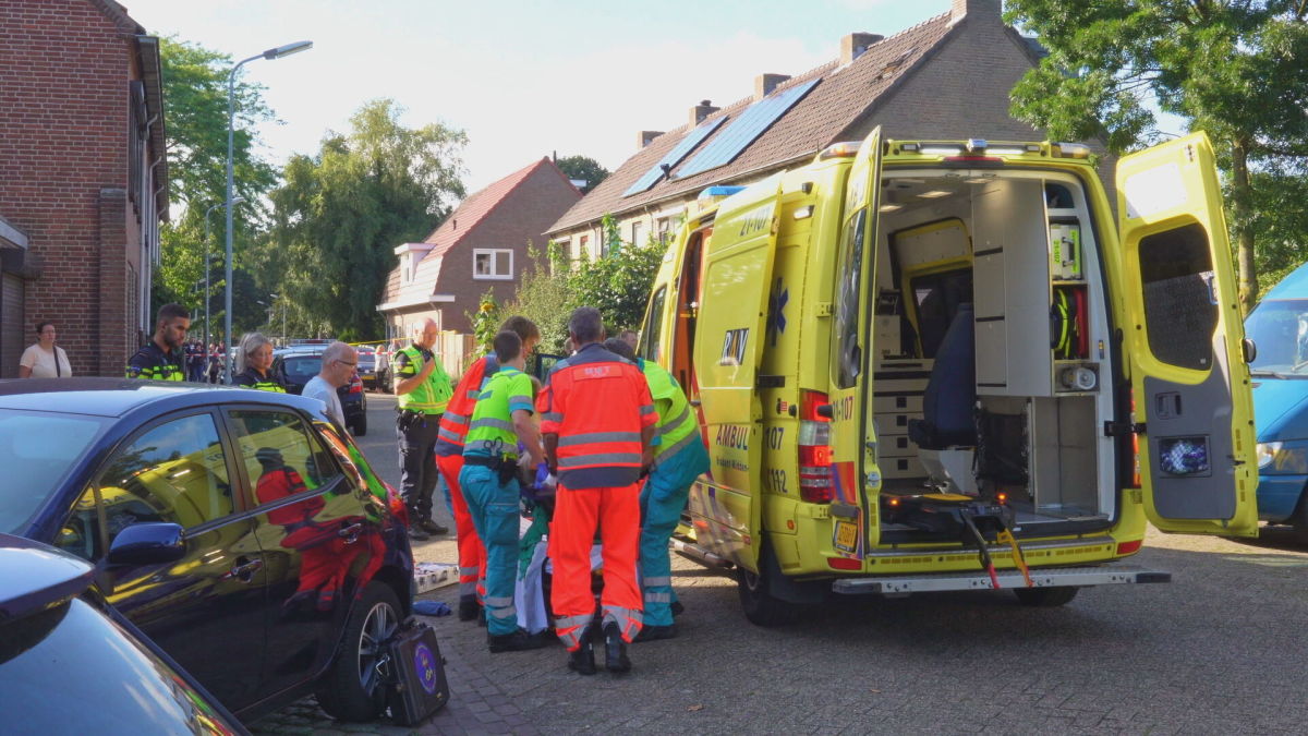 Reality Photo Automobiliste rijdt 'in blinde paniek' meerdere keren over vrouw met rollator in Den Bosch