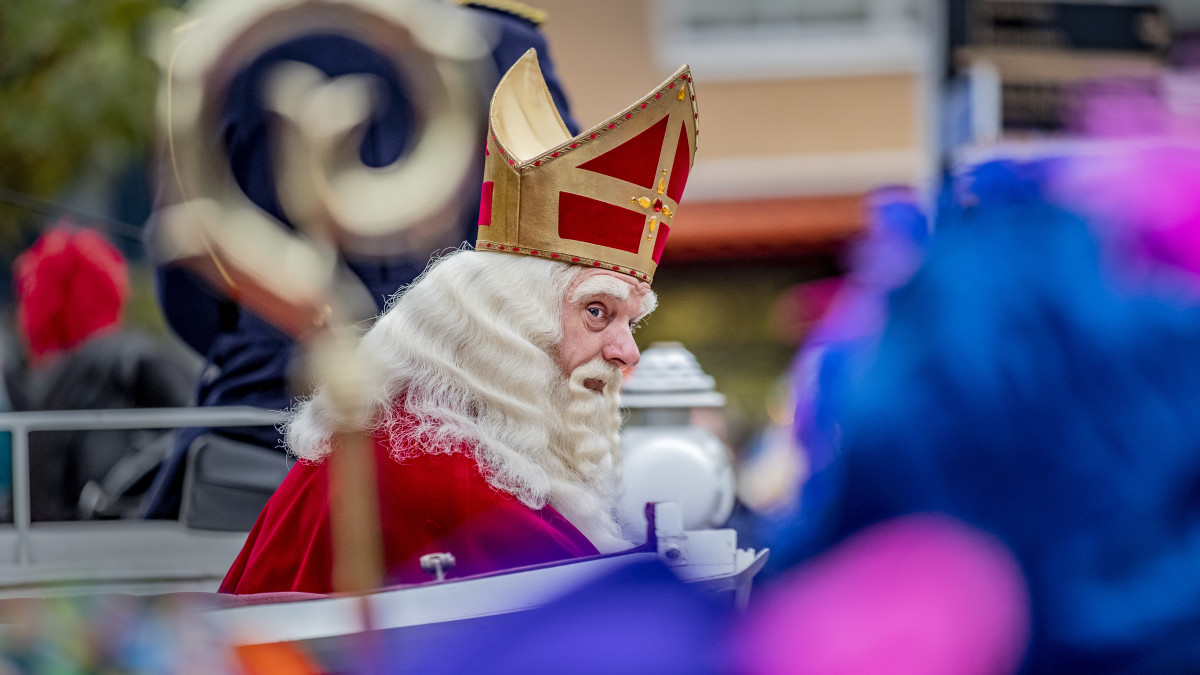 Apeldoorn - Landelijke intocht Sinterklaas met zijn Pieten, 2019