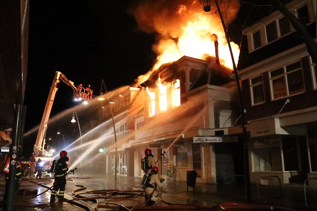 images Brand Veendam Vandaag grote brand in leegstaand cafe in