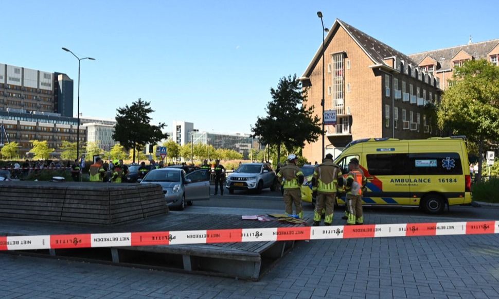 Vrouw (55) Op Bankje Zwaargewond Na Aanrijding, Overlijdt Later In ...